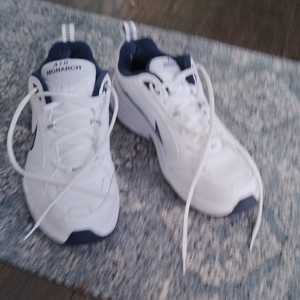 Nike Air Monarch IV White Sneakers - Picture 3 of 6